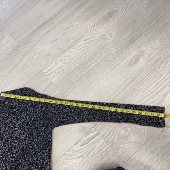 Leo and Nicole Black Long Cardigan Sweater M - Picture 4 of 12